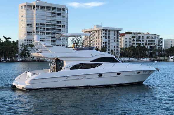 Aluguel de barco privado por uma noite