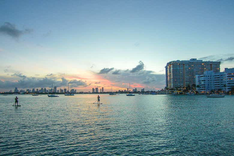 Remando pela costa de Miami